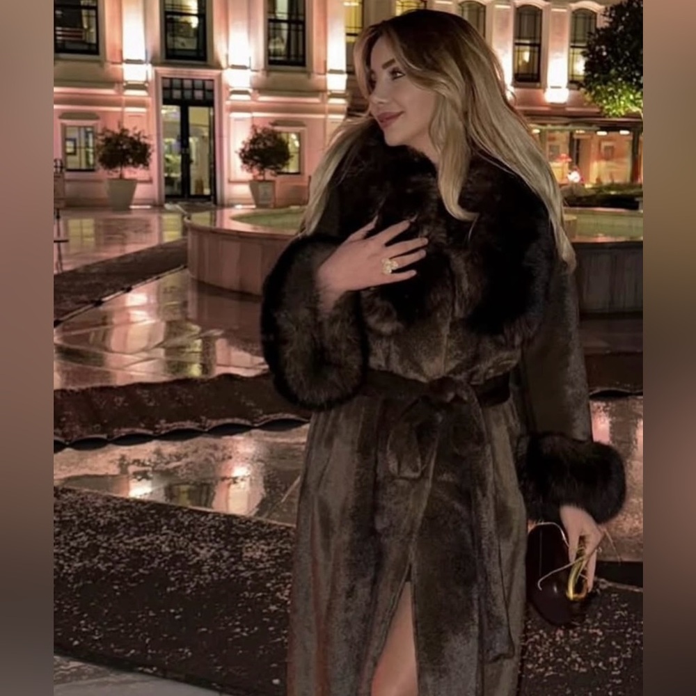 Luxurious Brown Faux Fur Robe